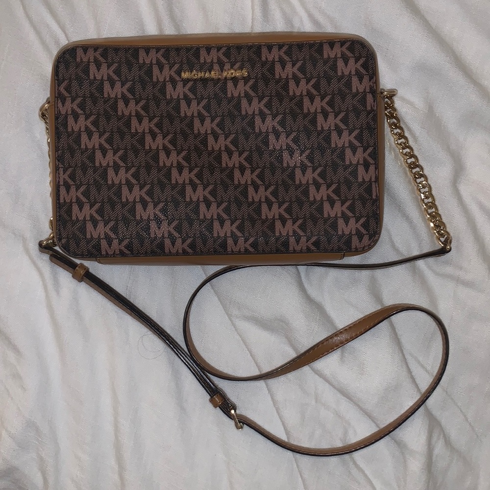 Michael Kors Crossbody Purse 💫